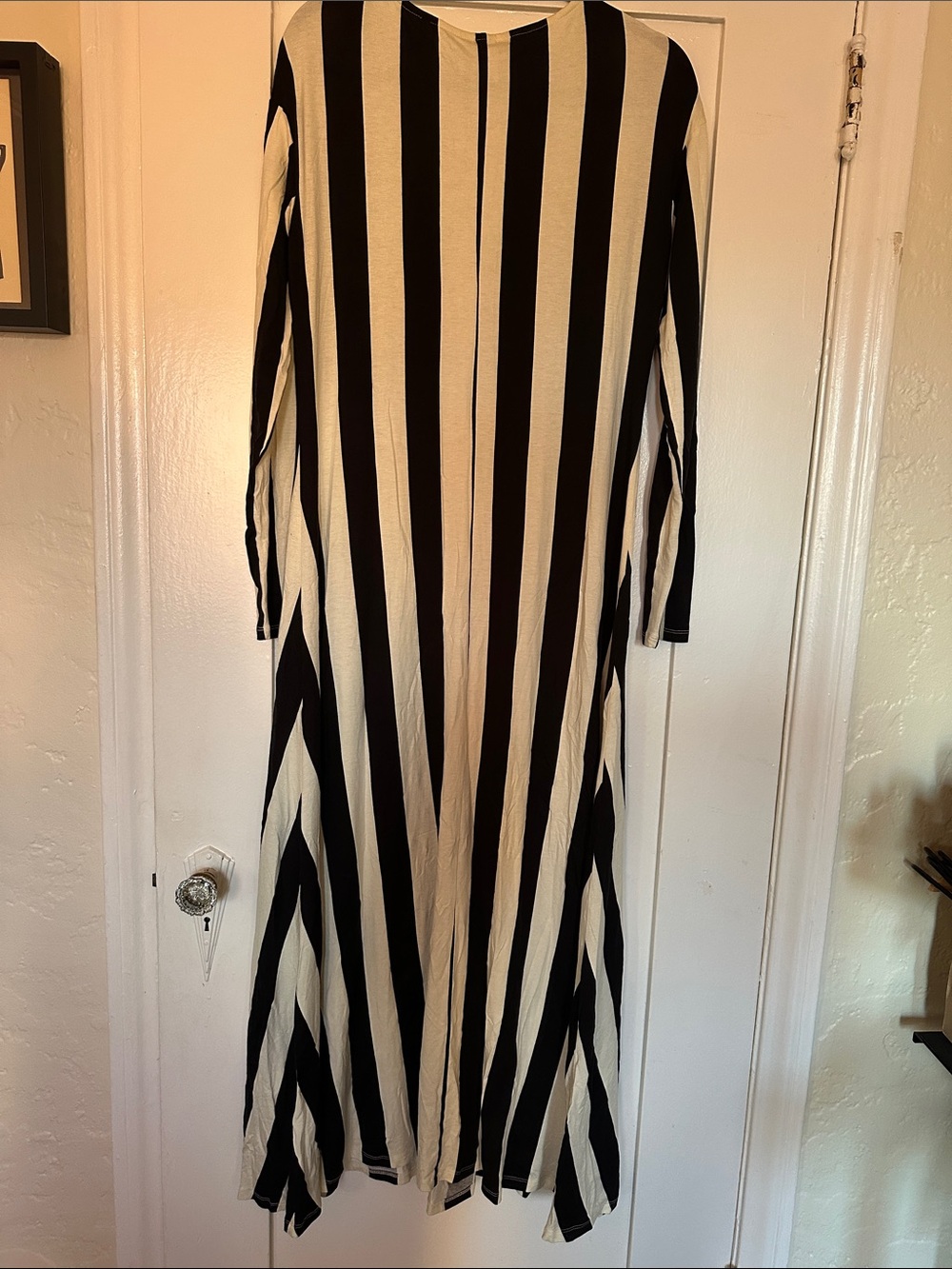 H&M Black and White Vertical-Stripe Long Sleeve Maxi Dress Size Medium - Picture 4 of 4